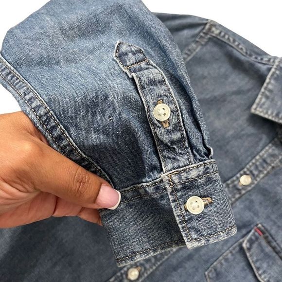 Lands’ End Girl’s Medium Wash Denim Button Front Collared Top Size 8 - Picture 9 of 12
